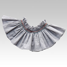 Load image into Gallery viewer, Clover Smocking and Gridding Template, Select Size (5mm or 7mm)