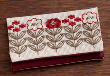 Load image into Gallery viewer, LECIEN COSMO Jizashi Counted Stitch Card Case Sewing Kit, No. 2307 Red Flowers