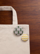 Load image into Gallery viewer, LECIEN COSMO Jizashi Counted Stitch Covered Buttons Brooch Sewing Kit, No. 2313 White Flowers
