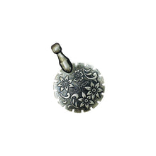Load image into Gallery viewer, Clover - Thread Cutter Pendant (Antique Silver)